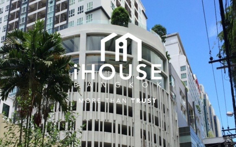 15 Sukhumvit Residences