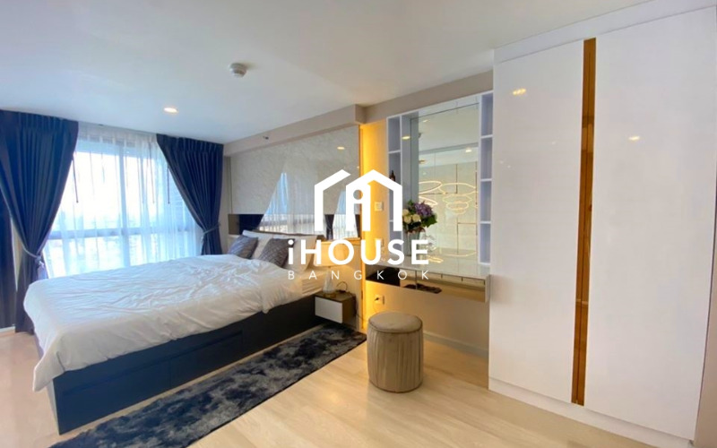 Knightsbridge Prime Sathorn