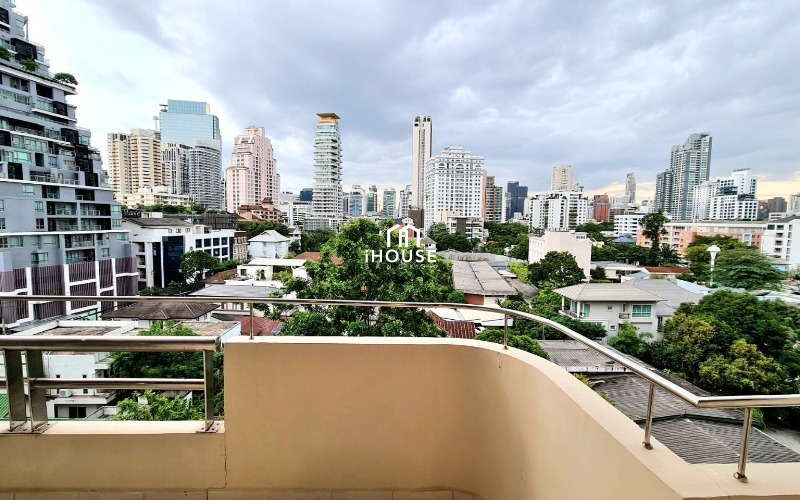 Piyathip Place
