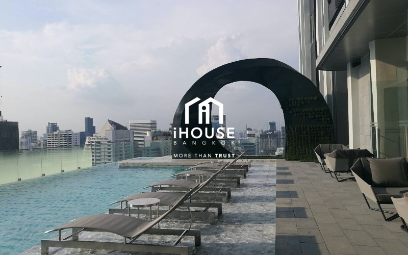 Edge Sukhumvit 23